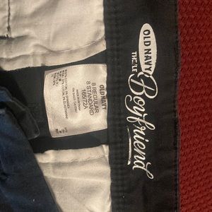 Black Old Navy boyfriend jeans .